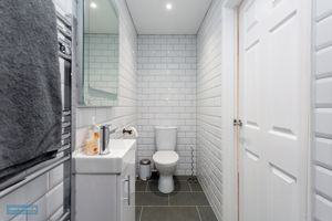 En-suite- click for photo gallery